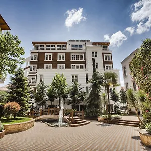 Hotel Prestige, Tirana